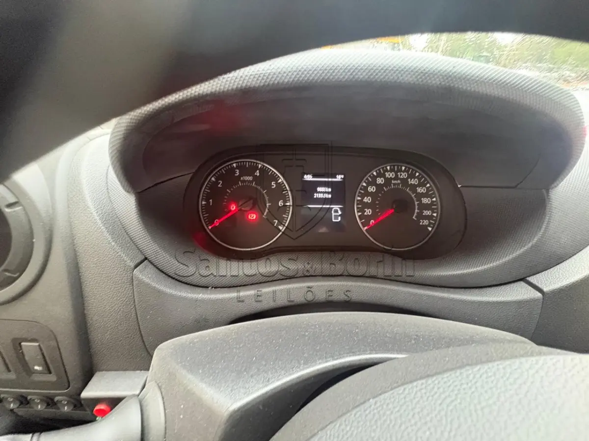 LOTE 009 - RENAULT/MASTER MART